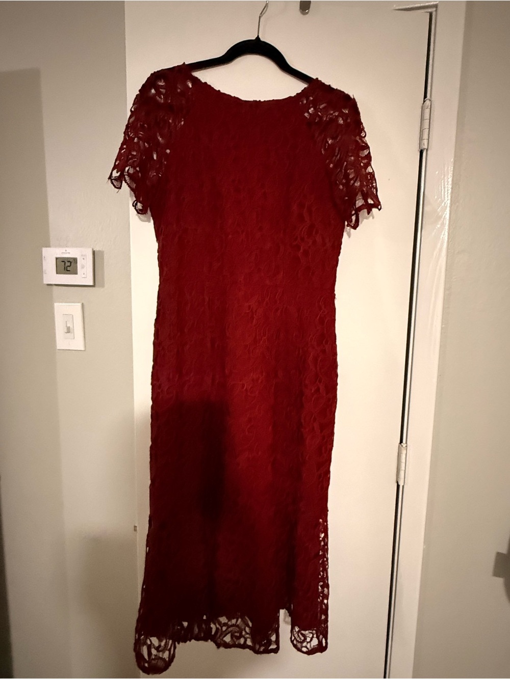 Elegant Red Lace Maxi Dress with Short Sleeves